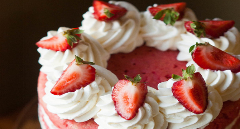 3 Delicious Strawberry Cake Recipes